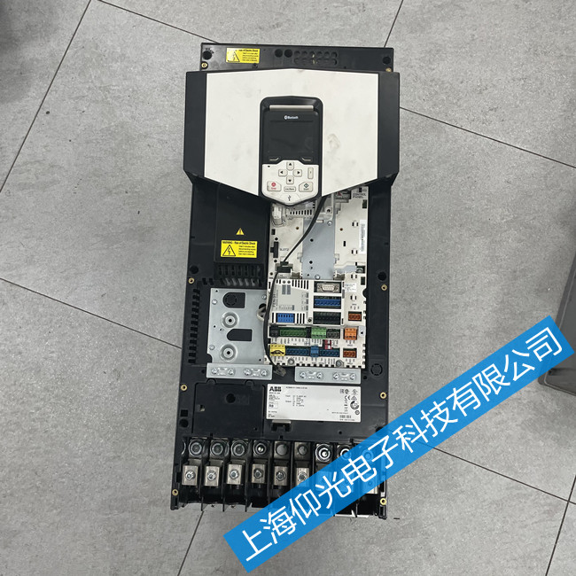 ABB׃�l���S��ACS880-01-246A-3+D150��(b��o)��7112�S��